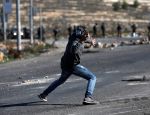 إصابة شاب فلسطيني برصاص قوات الاحتلال بالقرب من جامعة بيرزيت إصابة شاب فلسطيني اليوم ، بجروح متوسطة جراء إصابته بخصره برصاصة معدنية مغلفة بالمطاط،